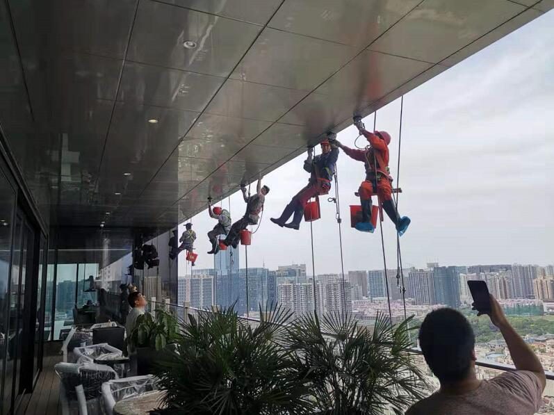 中大国际外墙清洗